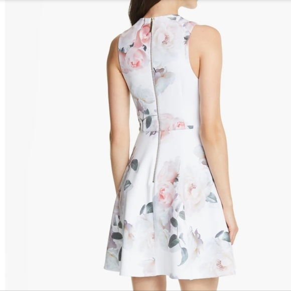 🍒NWT🍒 TED BAKER FEMININE FLORAL PRINT DRESS - Picture 3 of 6